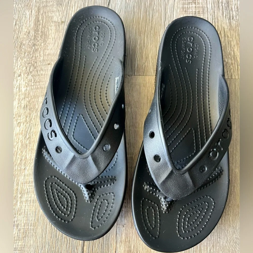 CROCS Black Baya Iconic Comfort Unisex Flip Flops Women’s size 12